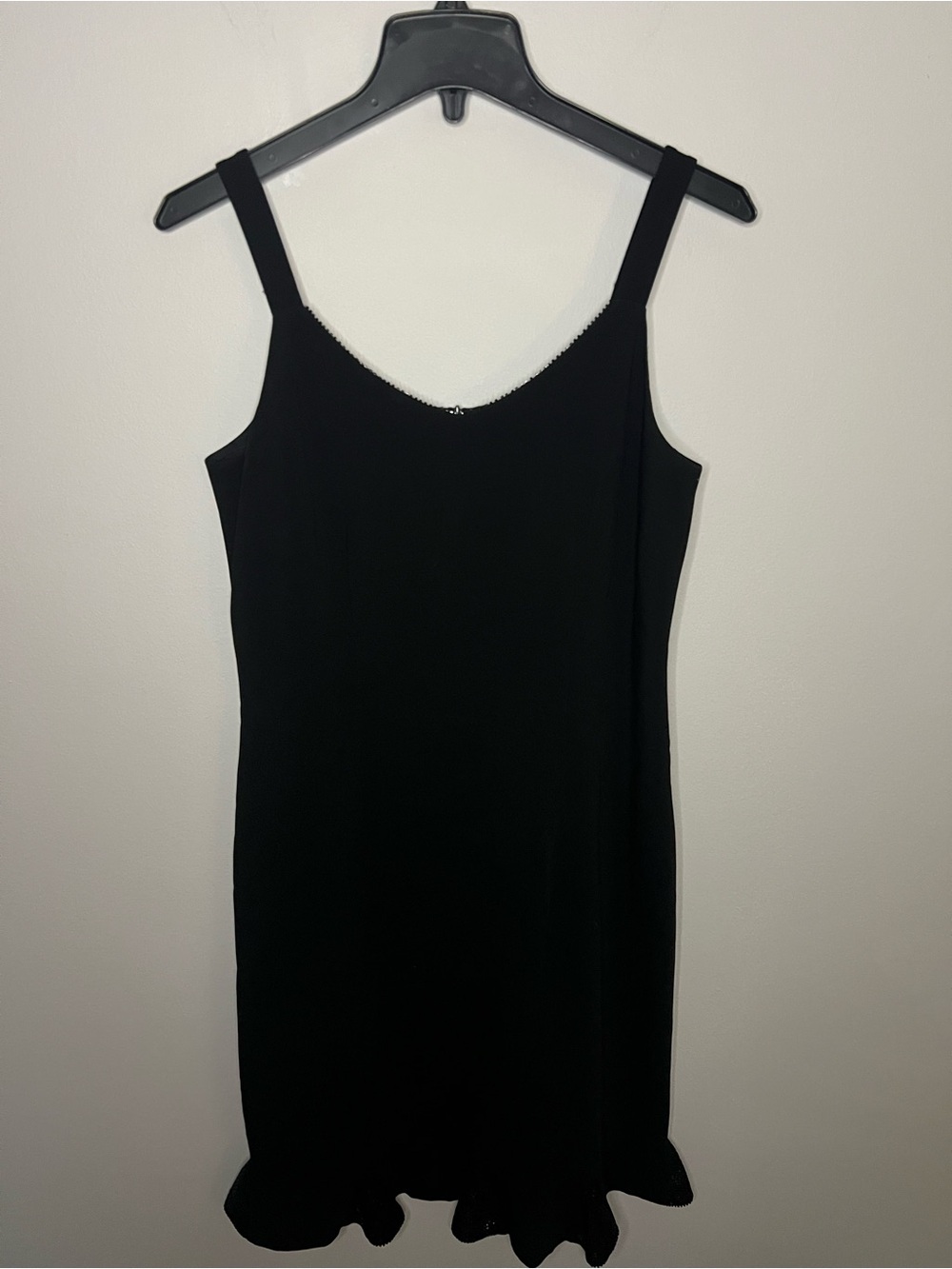Albert Nipon Classic Black Slip Dress with Ruffled Hem Size 8 - Picture 2 of 9